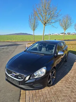 Volvo V60 R-Design