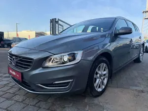 Volvo V60 Kombi Summum*SENSUSSound*LEDER*AT*PDC*LED Bild 3