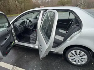 Skoda Fabia Automatik, Tempomat, Kamera, Parksensoren TÜV bis 06.2027 Klimaanlage Bild 3