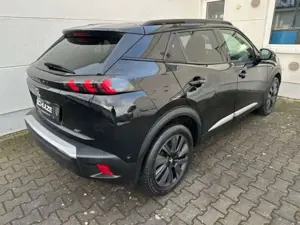 Peugeot 2008 Elektro GT Bild 4