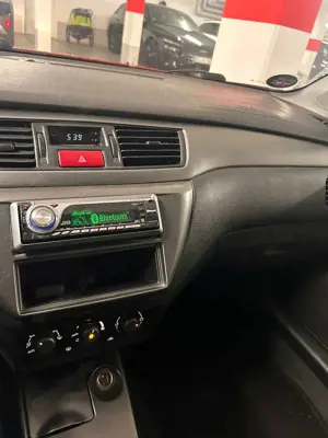 Mitsubishi Lancer Lancer 1.6 Invite Bild 3