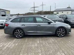 Skoda Octavia 2.0 DSG Sportline MATRIX*AHK*CANTON*5J.G Bild 2