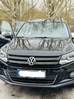 Volkswagen Tiguan 2.0 TDI DPF BlueMotion Technology Sport  Style Bild 3