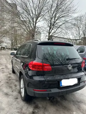 Volkswagen Tiguan 2.0 TDI DPF BlueMotion Technology Sport  Style Bild 2