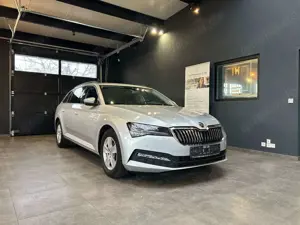 Skoda Superb 2.0TDI*Combi*7G*Kamera*LED*