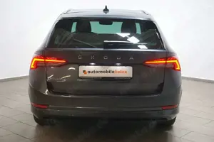 Skoda Octavia 2.0TDI DSG Style Virtual AHK Pano Sthz Bild 5