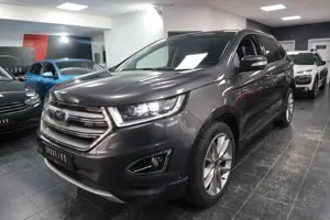 Ford Edge Titanium 4x4*Led*Kamera*Pano*Navi*Acc*8Fach