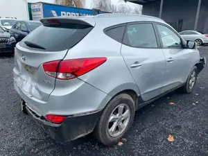 Hyundai iX35 blue Style 2WD Bild 3