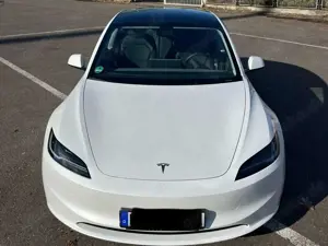 Tesla Model 3 Long Range AWD, neues Modell (Highland). Allradantrieb Dual Motor. AHK. 1. Hand