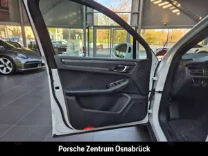 Porsche Macan Pano AHK Luft 20-Zoll BOSE 14-Wege Surround View B Bild 4