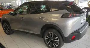 Peugeot 2008 GT Pack PureTech 130 EAT8 aus 1. Hand Bild 4