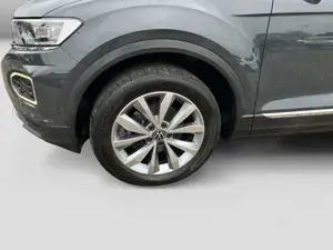 Volkswagen T-Roc 1.5TSI DSG Style ACC LED PDC Standh Sitzh Bild 5