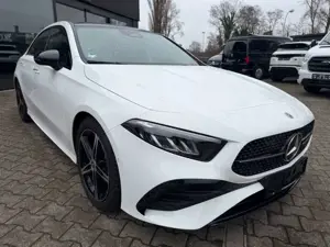 Mercedes-Benz A 200 Limo AMG Night Pano Kame Keyless Led Ambi