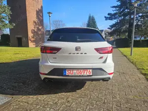 SEAT Leon Cupra Sportstourer 2,0 TSI DSG 4Drive Bild 4