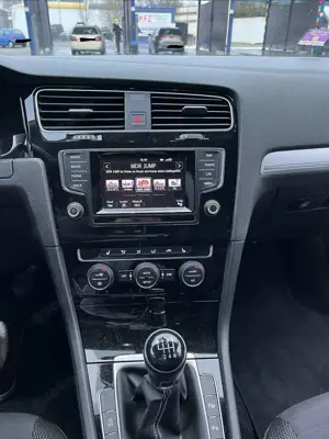 Volkswagen Golf Golf 1.2 TSI BlueMotion Technology Cup Bild 5