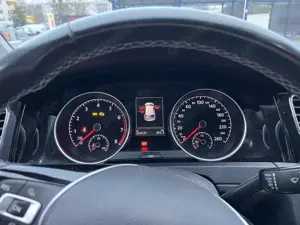 Volkswagen Golf Golf 1.2 TSI BlueMotion Technology Cup Bild 4