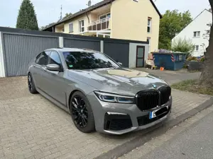 BMW 745
