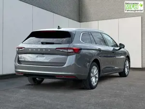 Skoda Superb Combi Selection AHK+NAVI+EL.HECKKL.+SHZ+KAMERA+... Bild 3