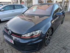 Volkswagen Golf 2.0 TSI GTI DSG Performance Pano|Cam|AHK Bild 2
