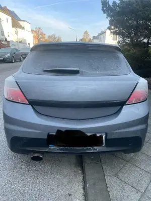 Opel Astra H GTC 2.0 Turbo Bild 2