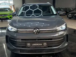 Volkswagen Tiguan 2.0 TDI DSG Life IQ virtual ACC 360° AHK Bild 2