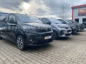 Peugeot Traveller Premium 6 Sitze 7 Sitze 8 Sitze Navi