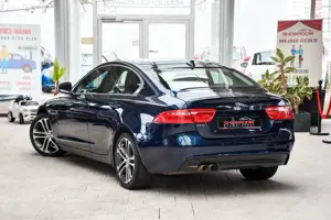 Jaguar XE Prestige Navi Bluetooth Shz Komfort-P. 75tkm! Bild 4