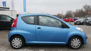 Peugeot 107 Petit Filou 03/2027 TÜV Kundendienst Neu Allwet Bild 2