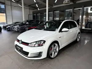 Volkswagen Golf VII 2.0 GTI Perf. Bi-Xenon Navi Pano RCam SHZ
