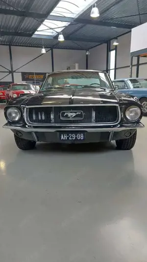 Oldtimer Ford Mustang, Pony de Luxe