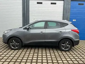 Hyundai iX35 ix35 2.0 2WD AUTOMATIK/4x SHZ/TEMP/PANO/TEILLEDER Bild 5