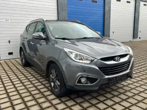 Hyundai iX35 ix35 2.0 2WD AUTOMATIK/4x SHZ/TEMP/PANO/TEILLEDER Bild 3