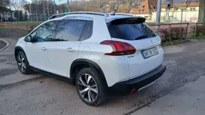 Peugeot 2008 Allure BlueHDi FAP 120 STOP Bild 2