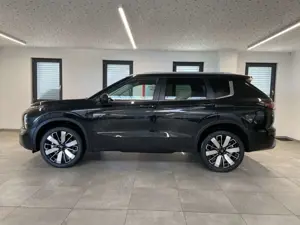 Mitsubishi Outlander 2.4 Plug-in-Hybrid TOP 4WD Yamaha ACC Tempomat Bild 2