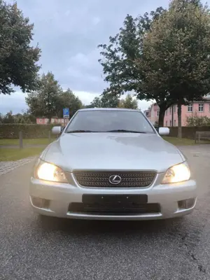 Lexus IS 200 Limited 1Hand Rentnerfahrzeug geb.1935 Scheckheft! Bild 2