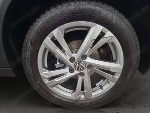 Volkswagen T-Roc Cabrio R-Line 1.5 TSI DSG Navi AHK LED Bild 3