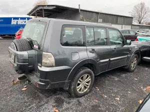 Mitsubishi Pajero 3.2 DI-D Edition 100 | Motor defekt! Bild 3