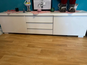 tiefer Schrank (weiß)