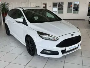 Ford Focus 2,0 EcoBoost ST *Kamera*Leder*Nebel * Bild 2