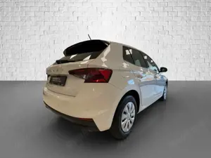 Skoda Fabia 1.0 TSI Schaltgetriebe - Active Spur  LED Bild 5