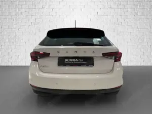 Skoda Fabia 1.0 TSI Schaltgetriebe - Active Spur  LED Bild 4