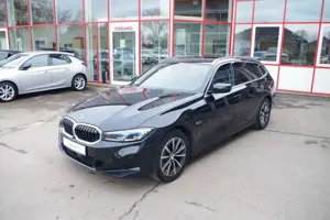 BMW 330 e xDrive Touring, LED adaptiv, Panorama, ACC