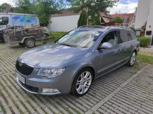 Skoda Superb Combi 2.0 TDI DSG Elegance Bild 1