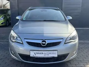 Opel Astra J Sports Tourer Innovation Xenon+T.-Leder+PDC+ Bild 2