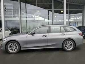 BMW 320 d Touring Teilleder. Driv.Ass. Bild 3