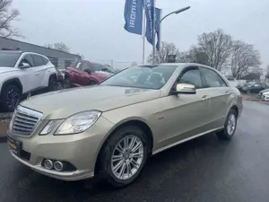 Mercedes-Benz E 200 /ELEGANCE/AUTOMATIK/2.HD/KLIMAAUT/8XALU/AHK