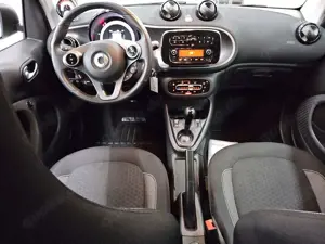 smart forTwo EQ Passion DAB Bluetooth Klima Tempomat Bild 5