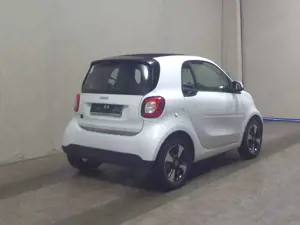 smart forTwo EQ Passion DAB Bluetooth Klima Tempomat Bild 4