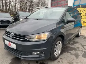 Volkswagen Touran 1.2 110 PS AHK Klimaautomatik PDC 1 Hand