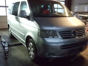 Volkswagen T5 Multivan Transporter T5 TDI Comfortline Bild 2